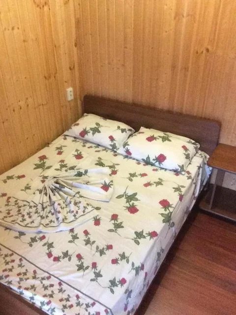 Новый Афон: У Наиры