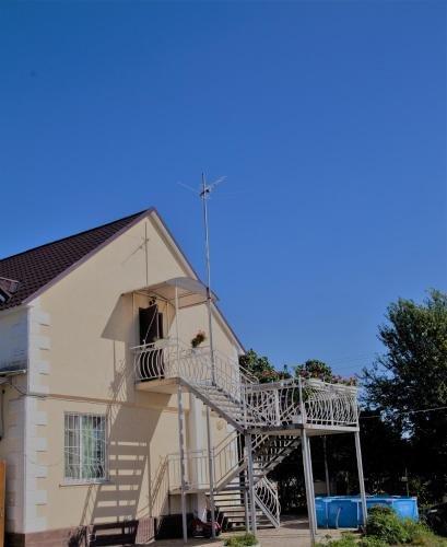 Пицунда: Guest House Dana