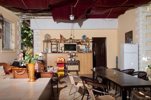 Пицунда: Guest House Dana