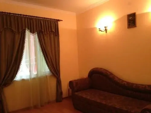 Пицунда: Guest House Dana