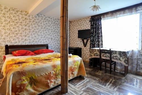 Анаклия: Nini House