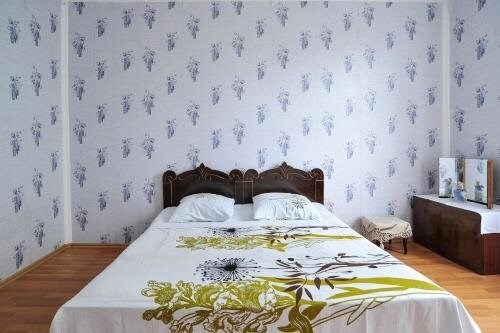 Анаклия: Nini House