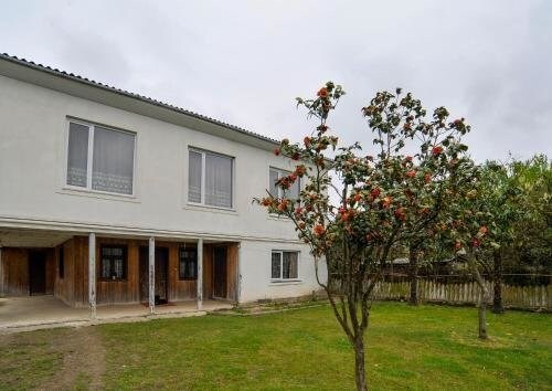 Анаклия: Nini House