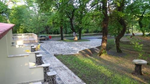 Кварели: Kvareli Oaks