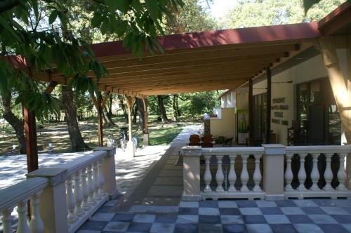 Кварели: Kvareli Oaks