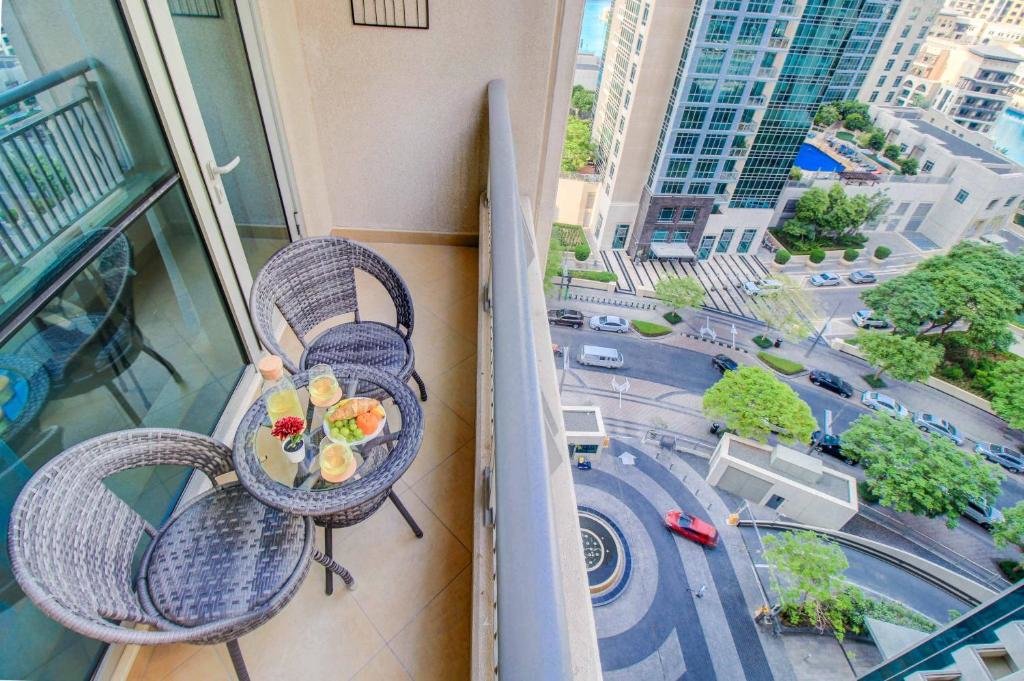 Дубай: Durrani Homes - Luxurious Studio near Dubai Mall with pool view