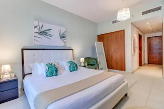 Дубай: Durrani Homes - Luxurious Studio near Dubai Mall with pool view