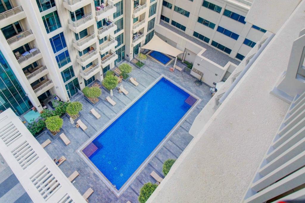 Дубай: Durrani Homes - Luxurious Studio near Dubai Mall with pool view