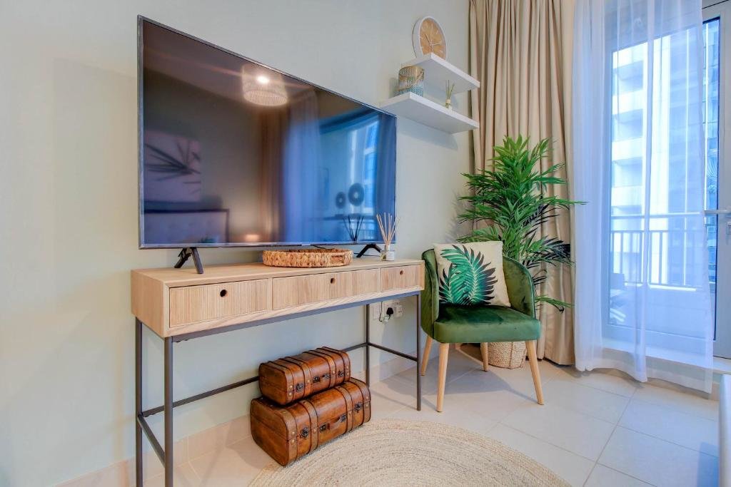 Дубай: Durrani Homes - Luxurious Studio near Dubai Mall with pool view