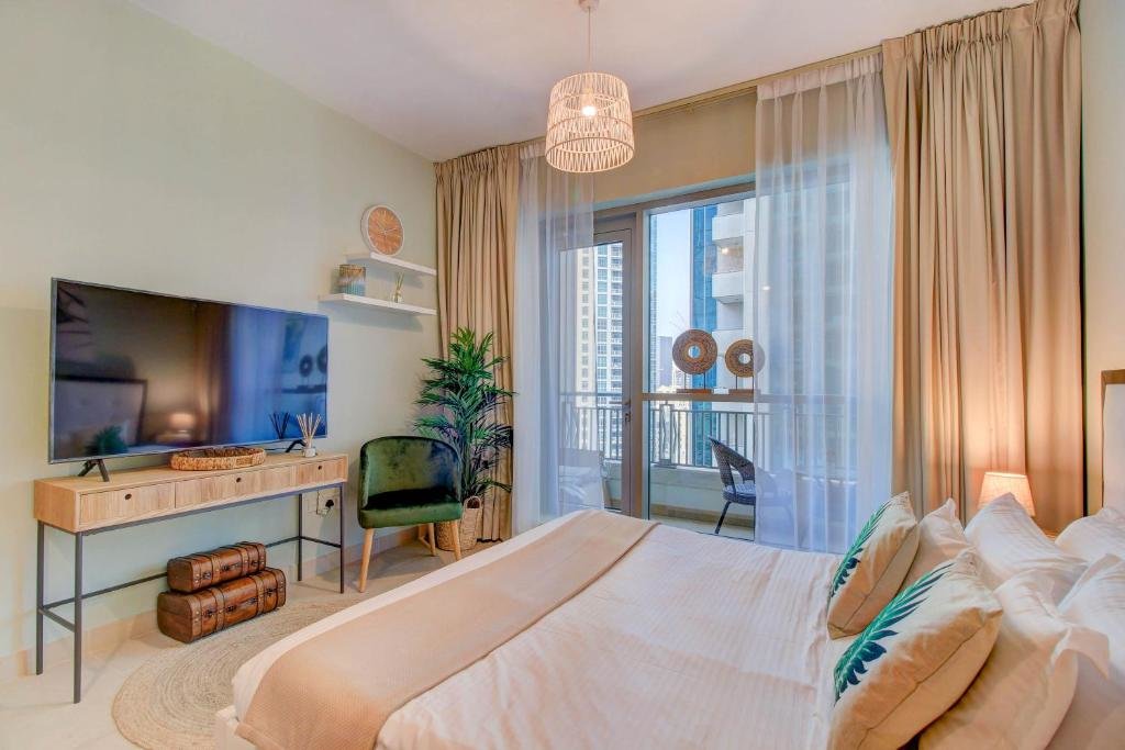 Дубай: Durrani Homes - Luxurious Studio near Dubai Mall with pool view