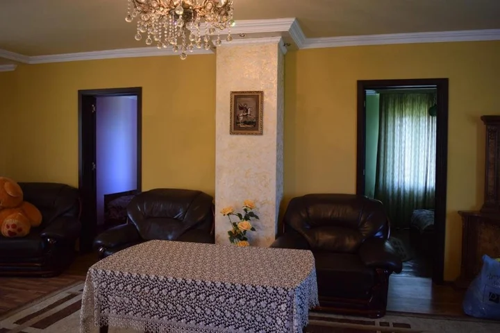 Букнари: Bondo house