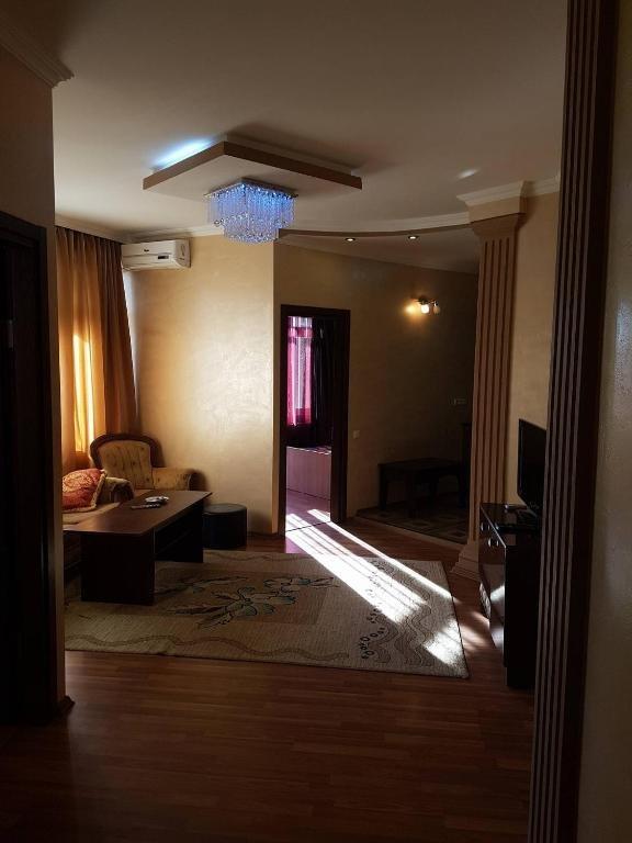 Батуми: Datuna's Apartment in Batumi