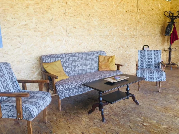 Омало: Nadiani Guesthouse