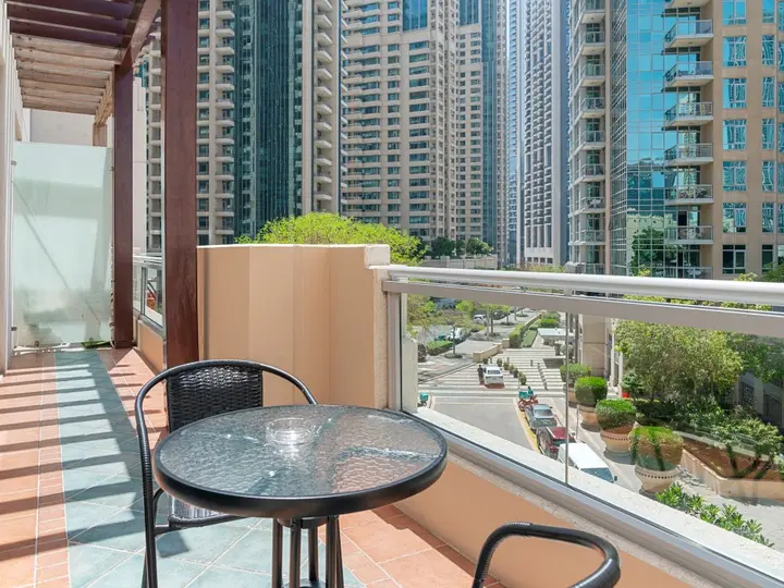 Дубай: Апартаменты Lush Interior Brand New 1Bedroom Heart of Downtown