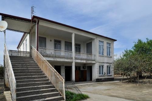 Дарчели: Leila House