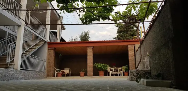 Телави: White House in Kakheti Eniseli