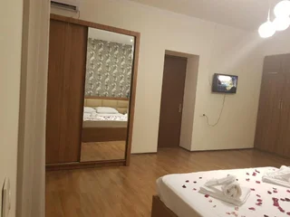 Телави: White House in Kakheti Eniseli