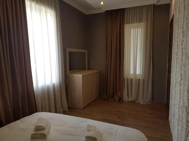 Телави: White House in Kakheti Eniseli