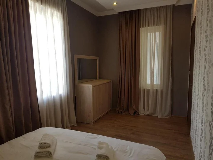 Телави: White House in Kakheti Eniseli
