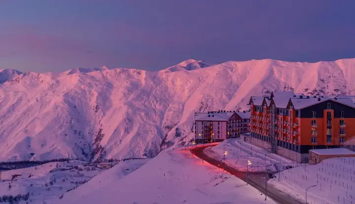 Touch the Mountains Twins Hotel New Gudauri — фото 1