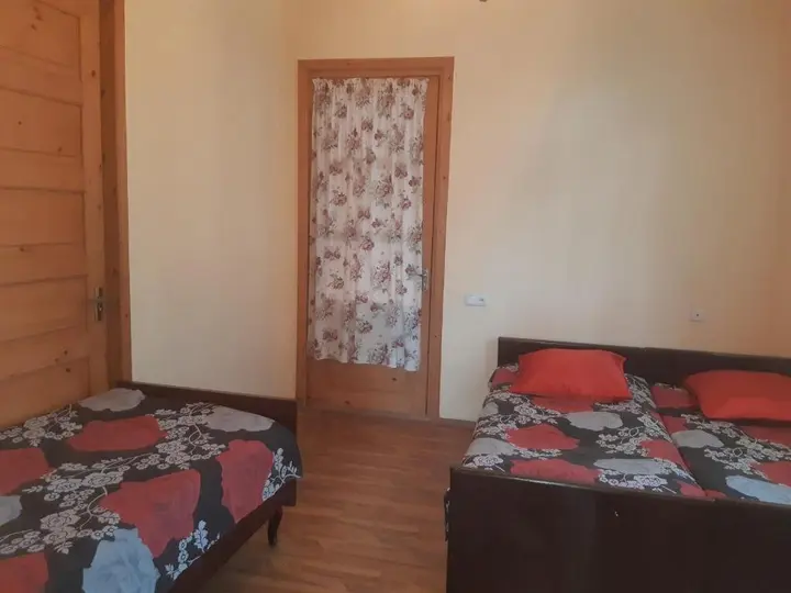 Уреки: Nina Guest House
