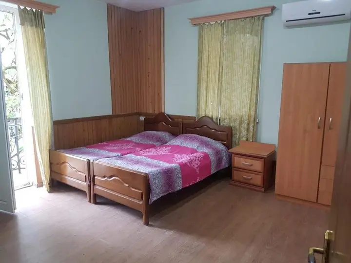 Уреки: Nina Guest House