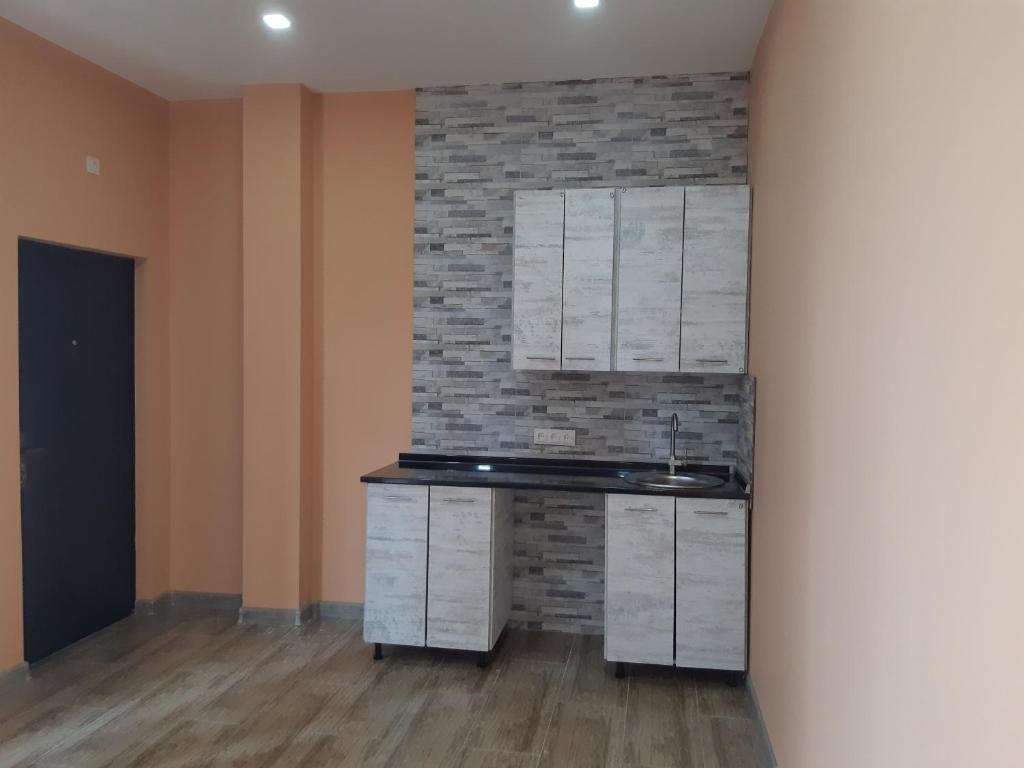 Уреки: Nina Guest House