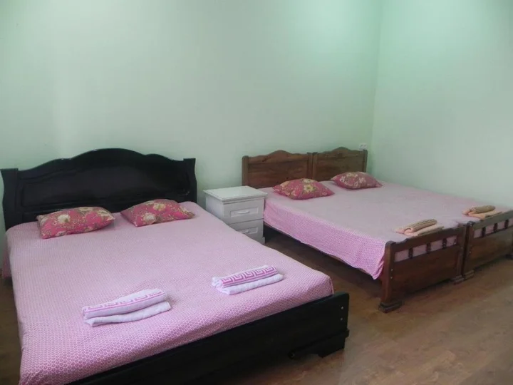 Уреки: Nina Guest House