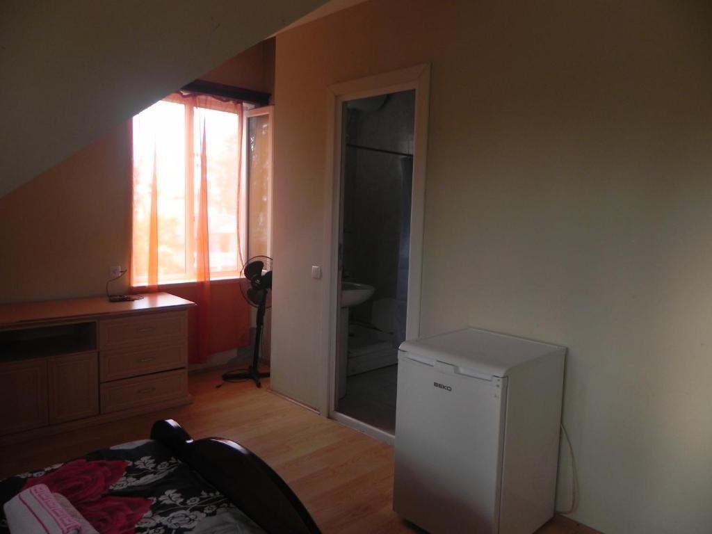 Уреки: Nina Guest House