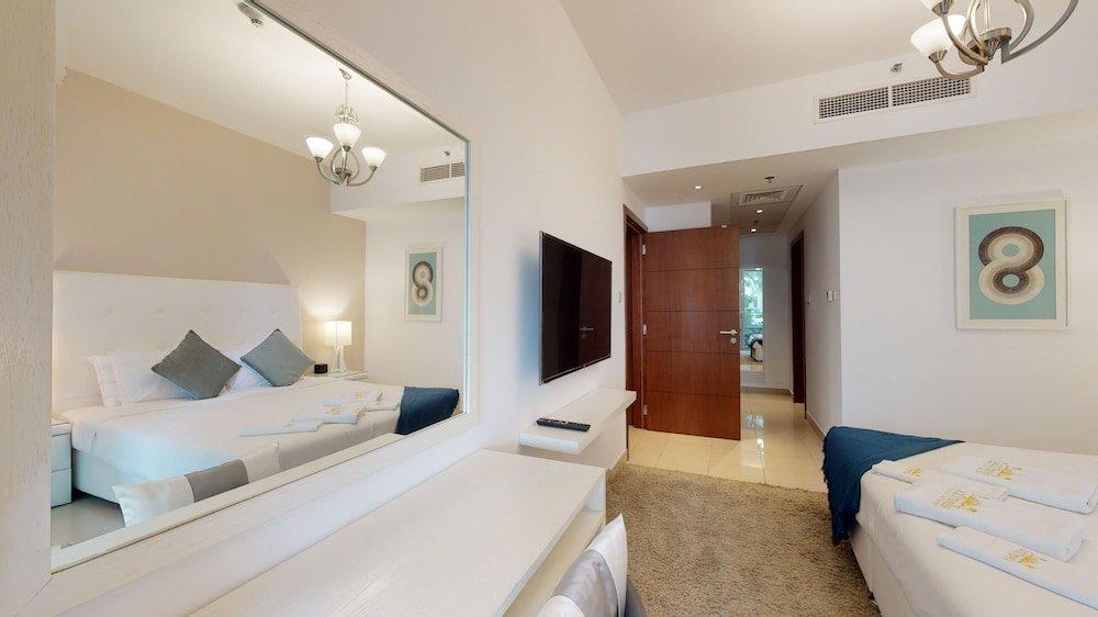 Дубай: Lux BnB 3BR Downtown Burj Khalifa & Pool Views