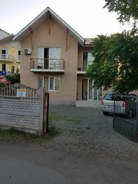 Уреки: Nine rooms