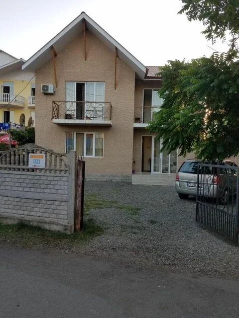 Уреки: Nine rooms