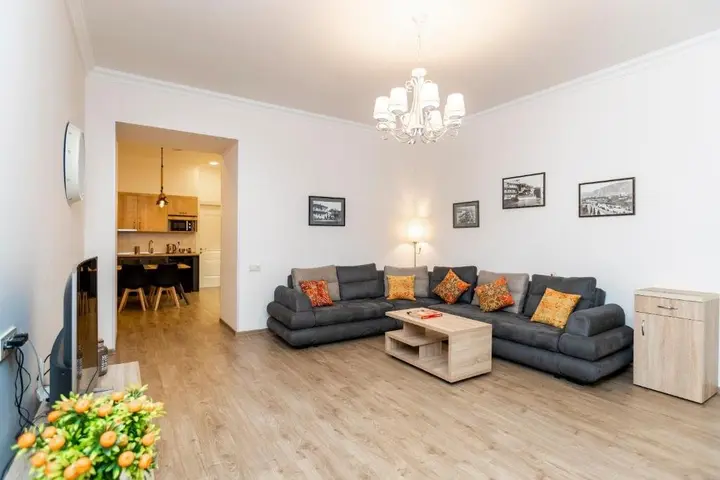Тбилиси: Proper Apartments New Design 1BR Apt 2 min Liberty Square