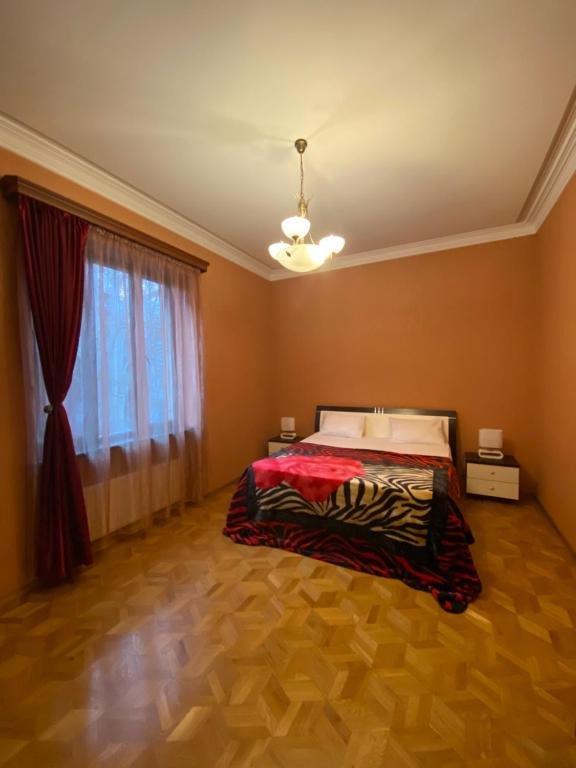 Тбилиси: Irakli Abashidze Street 14