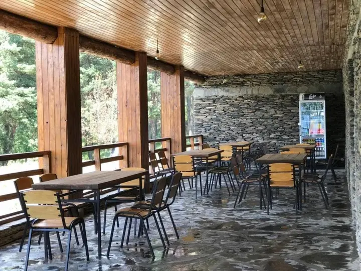 Омало: Hotel Complex Nabadi