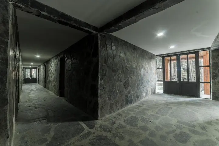 Омало: Hotel Complex Nabadi
