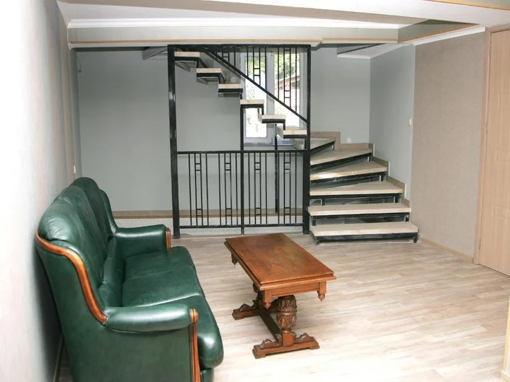 Кутаиси: Hotel Tskhumi