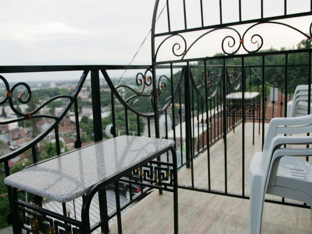 Кутаиси: Hotel Tskhumi