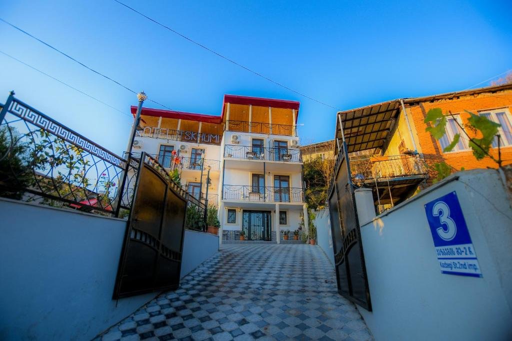 Кутаиси: Hotel Tskhumi