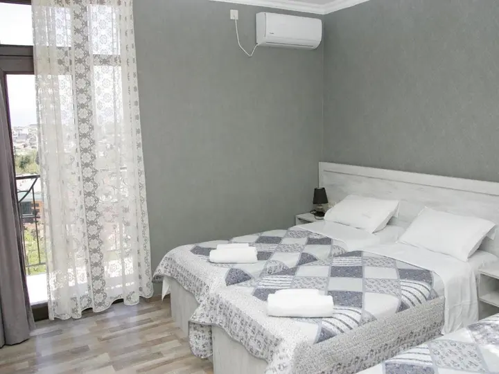 Кутаиси: Hotel Tskhumi