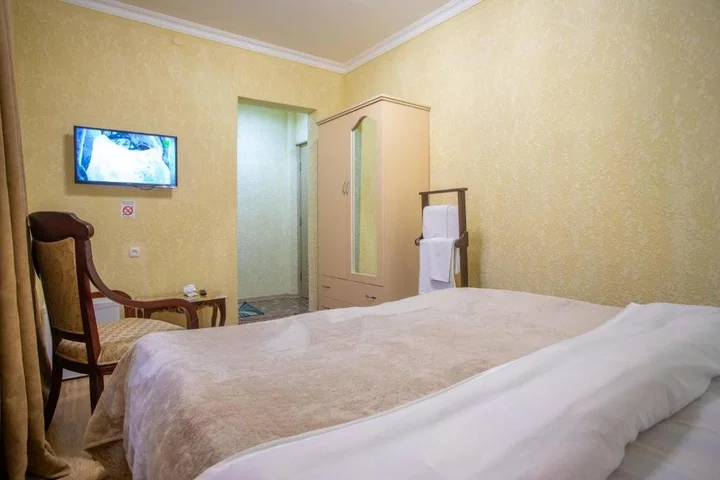 Кутаиси: HOTEL VLADi