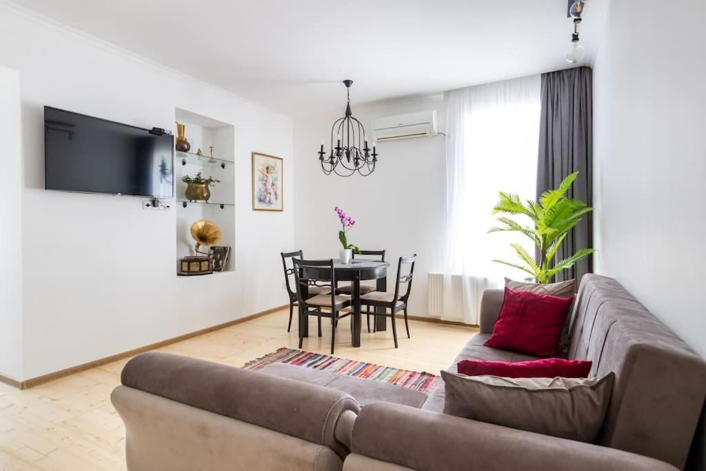 2 bedroom apartment behind opera house — фото 1