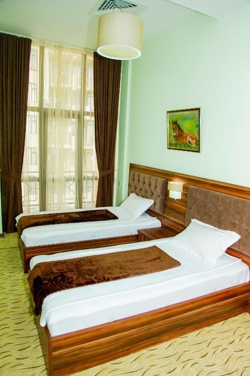 Зугдиди: Hotel Grand