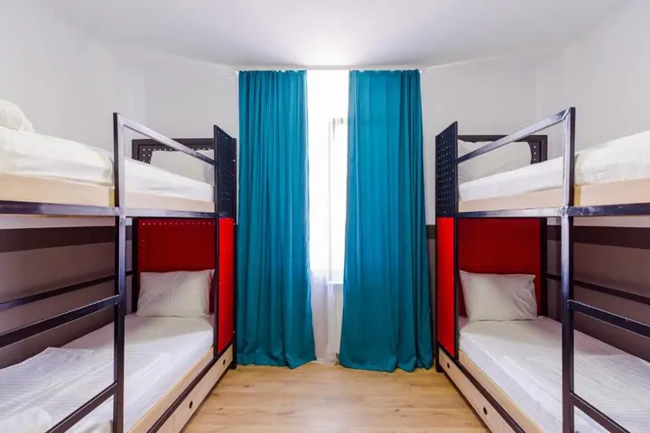 Батуми: Komuna Hostel & Hotel