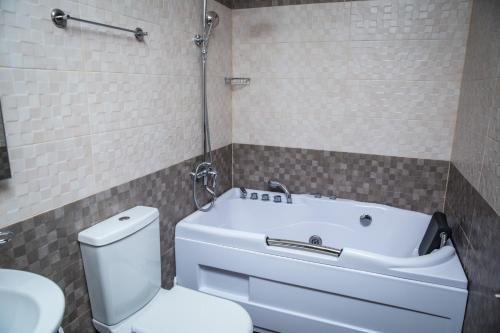 Батуми: Batomi Hotel