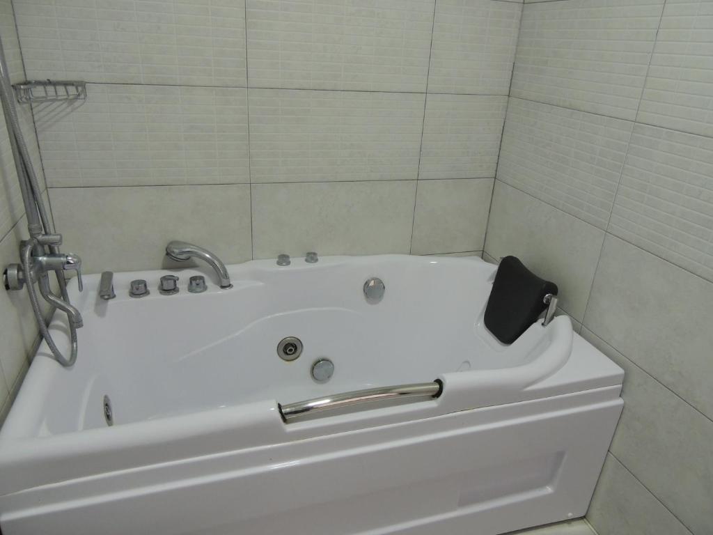 Батуми: Hotel Batomi