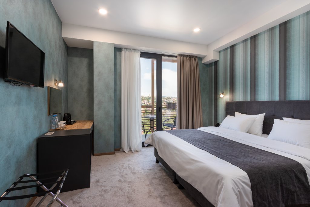 Тбилиси: Brooch Boutique Hotel