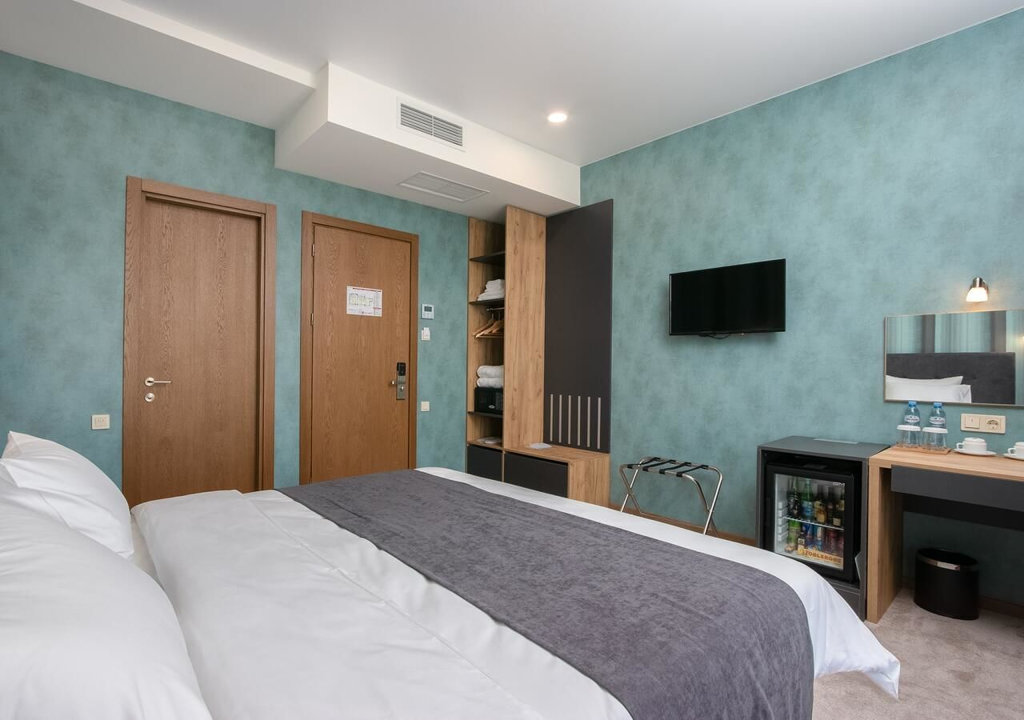 Тбилиси: Brooch Boutique Hotel