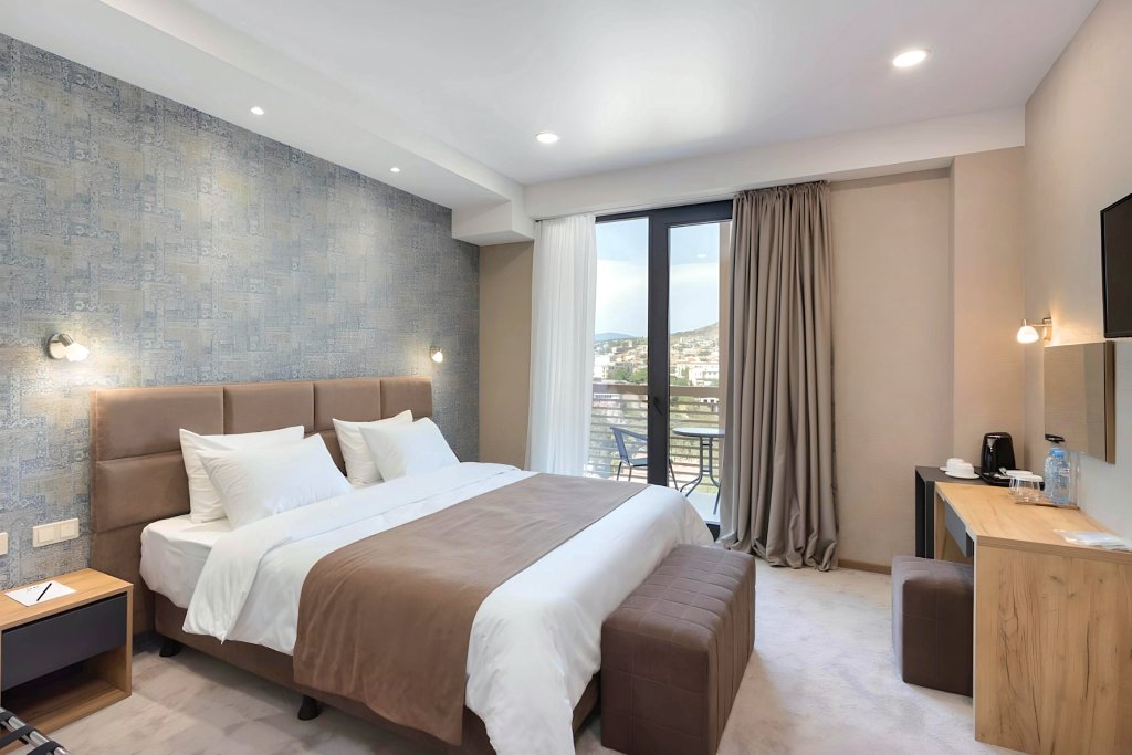 Тбилиси: Brooch Boutique Hotel