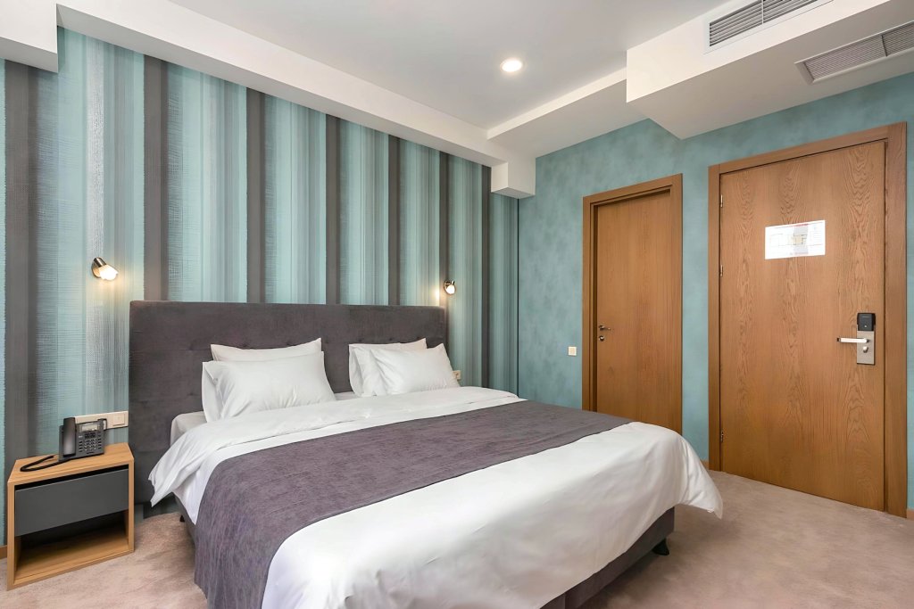 Тбилиси: Brooch Boutique Hotel